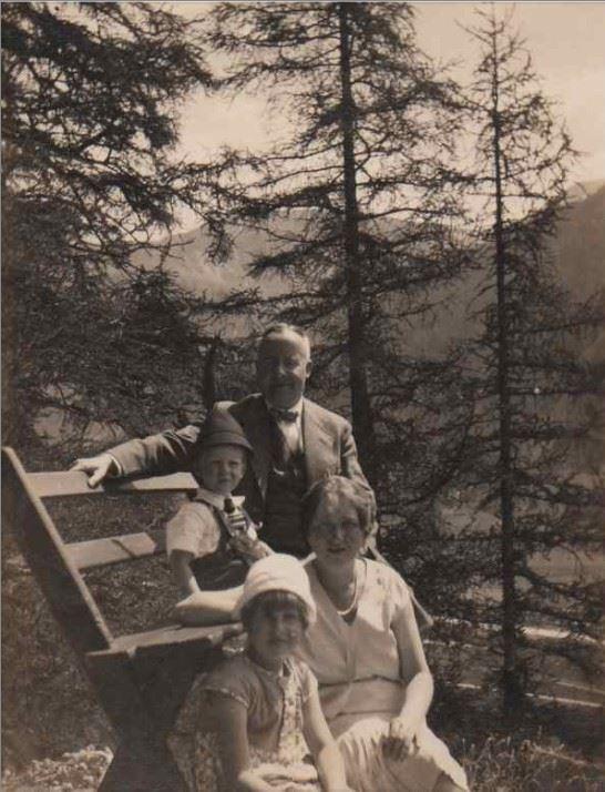 Hirschland 01